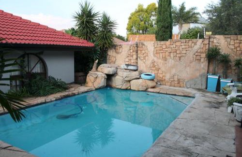 Hartbeespoort Villa | The Garden on Hartbeespoort