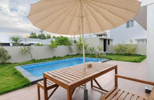Hosur Apartamento | The Garden Retreat by StayJade- Pool- 2BHK- Lawn