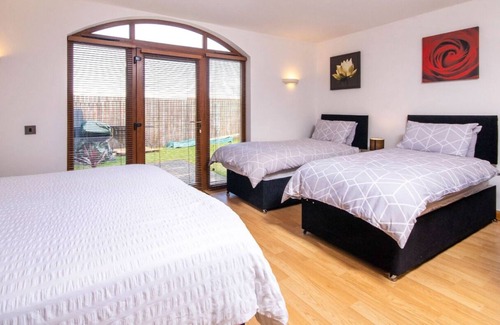 Elgin Apartamento | The Garden Room (Studio Apartment)