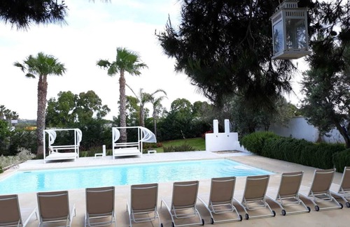 Ugento Villa | El frente villa de la piscina terranostra jardín en mini residencia en Salento