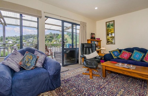 Onemana Casa | The Gardener's Beach House - Onemana Holiday Home