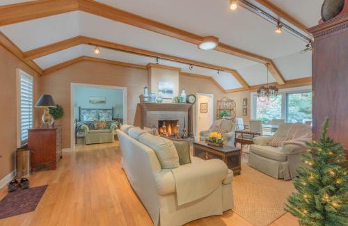 Douglas Casa | The Gardens - Lily - Walking Distance to Douglas Beach