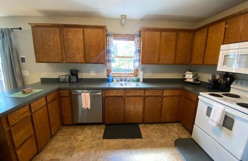 Woodfield Casa | The Garnet Goliath Columbias Biggest BnB Yard