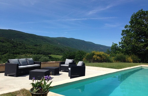 Cereste Casa | La Garriga, sus magníficas vistas, su gran piscina, su encanto y su tranquilidad.