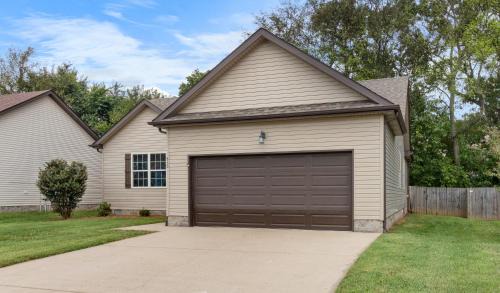 Clarksville Casa | The Gate 4 Getaway!