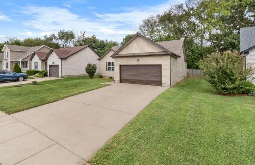 Clarksville Casa | The Gate 4 Getaway!