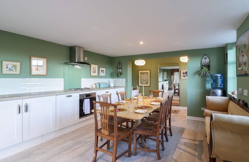 Colne Engaine Cabaña | THE GATE HOUSE, pet friendly, with open fire in Colne Engaine