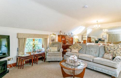 Dronfield Casa | The Gatehouse-Uk11836