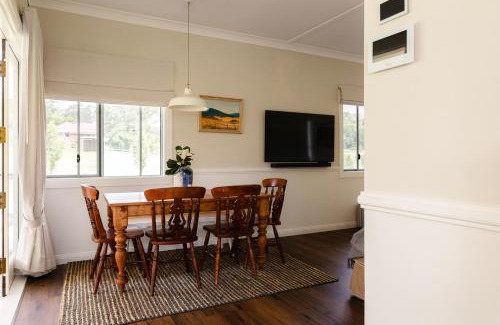 North Tamborine Casa | The Gatekeeper's Cottage
