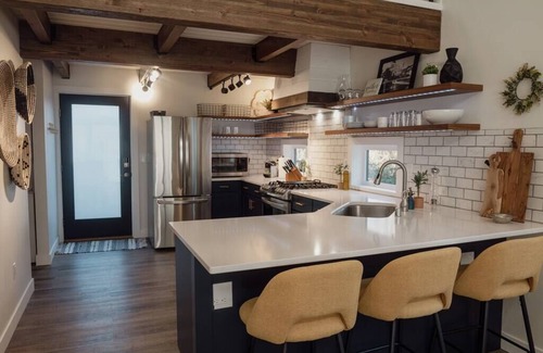 Issaquah Casa | The Gateway Getaway-peaceful with epic views