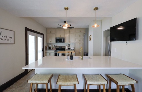 Lexington Casa | The Gathering Grange- 6 Bedrooms, Sleeps 12
