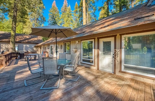 Shaver Lake Casa | The Gathering Place
