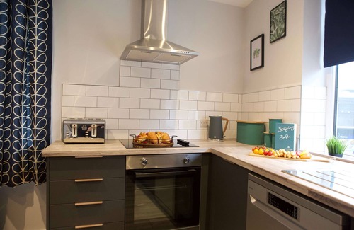 Trafford Apartamento | The Gathering Sale - Sleeps Up To 22