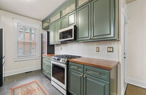 Ghent Condominio | The Gem at Castlewood, Short walk to EVMS/CHKD/Sentara Hospital Complex