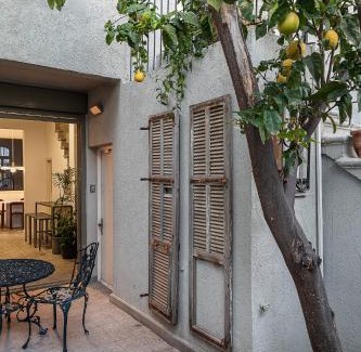 Neve Tzedek Apartamento | The Gem of Neve Tzedek Stylish Home by Sea N' Rent
