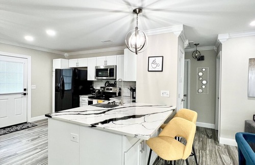 Ladson Apartamento | "The Gem" Stylish Fully Renovated 2 Bedroom 1 Bathroom Duplex