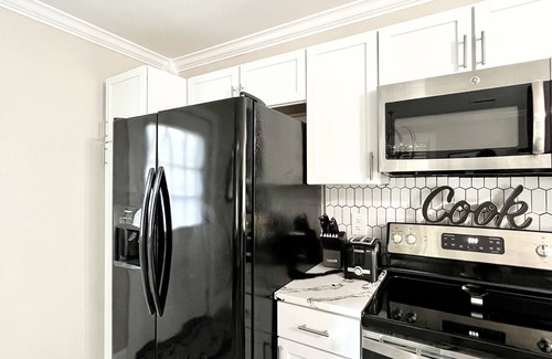 Ladson Apartamento | "The Gem" Stylish Fully Renovated 2 Bedroom 1 Bathroom Duplex
