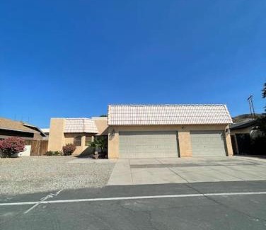 Parker Strip Casa | The Gentleman