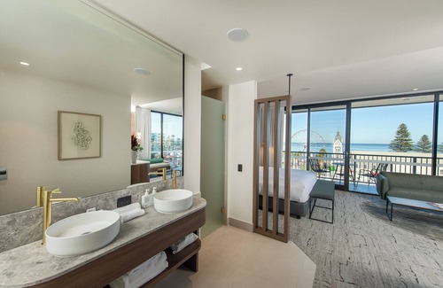 Glenelg Hotel | The George