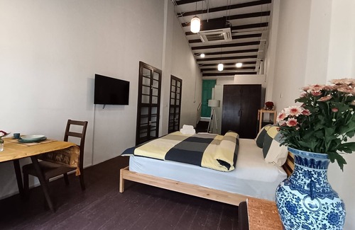 Historic George Town Casa | The Georgetown Green Gates