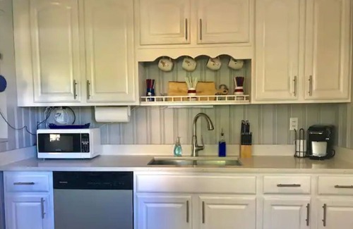 Wonder Lake Casa | The Getaway (Dog Friendly/Optional Pontoon Rental)