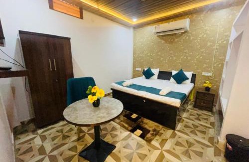 Varanasi Hotel | The Ghat House