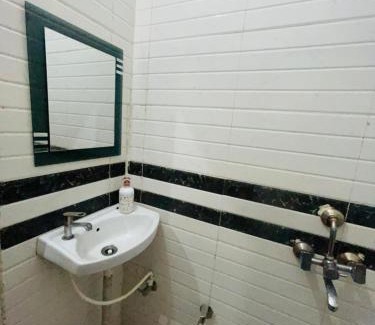 Varanasi Hotel | The Ghat House