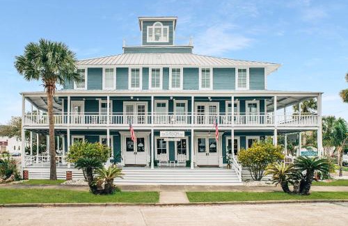 Historic Downtown Apalachicola Hotel | The Gibson Inn