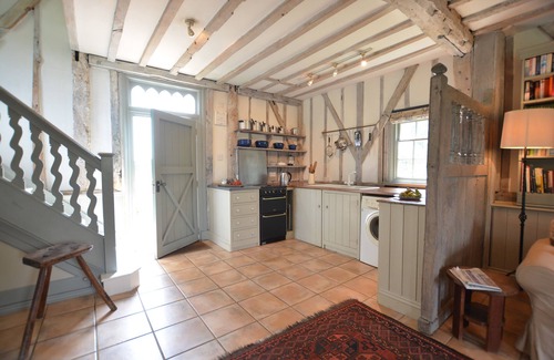 Stowmarket Cabaña | THE GIG HOUSE, STOWUPLAND, pet friendly, with a garden in Stowupland