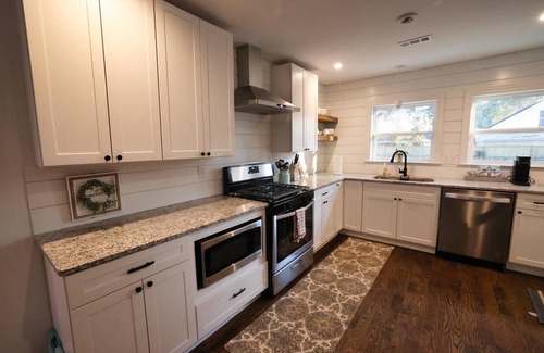 Charleston Casa | The Gilbert - Beautiful Home & Perfect Location
