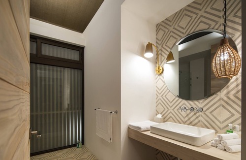 Nosara Hotel | The Gilded Iguana Surf Hotel