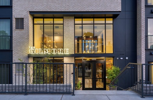 12 South Apartamento | The Gilmore Hotel in 12 South | Sleeps 24