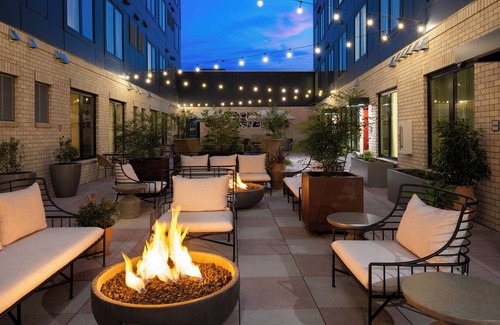 12 South Apartamento | The Gilmore Hotel in 12 South | Sleeps 24