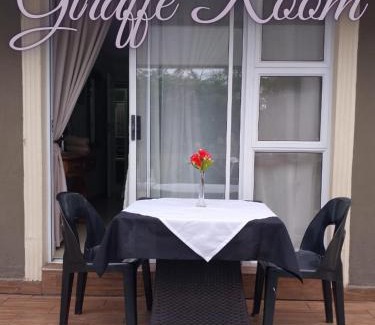 Waterkloof Glen Casa | The Giraffe Room at Frederick's Place