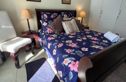 Waterkloof Glen Casa | The Giraffe Room at Frederick's Place