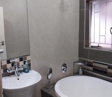 Waterkloof Glen Casa | The Giraffe Room at Frederick's Place