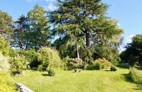 Breancon Casa | The Gîte du Manoir in the park in the center of the village
