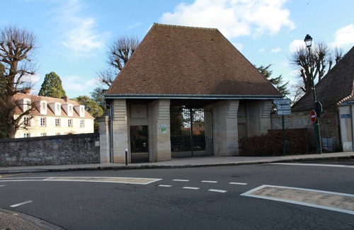 Breancon Casa | The Gîte du Manoir in the park in the center of the village