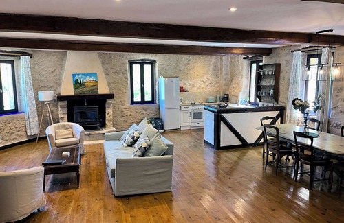 La Bastide-de-Bousignac Casa | Esta casa rural se encuentra en un pedacito de paraíso ubicado en su propia aldea.