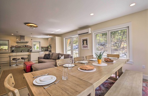 Garrison Cabaña | 'the Glabin: Garrison Gem w/ Deck & Fire Pit!