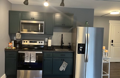 Bellefontaine Apartamento | The Glacier Flat @ RainbowRow