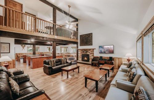 Warnick Casa | The Glacier Lodge - Perfect For Large Groups!