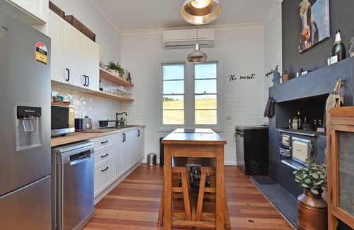 Mount View Otro | The Glass Ceiling 360 degree Mount View Hideaway