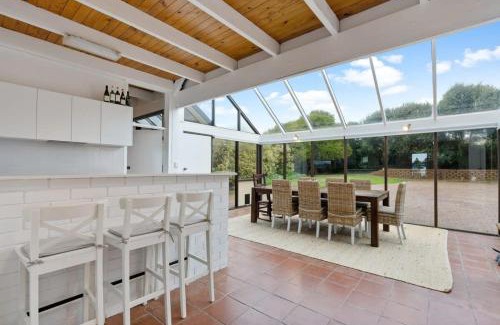 Goolwa South Casa | The Glass House 103 Bristow-Smith Ave Goolwa South - BYO Linen