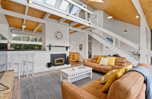 Goolwa South Casa | The Glass House 103 Bristow-Smith Ave Goolwa South - BYO Linen