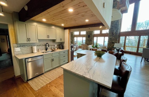 Frank Casa | The Glasshouse-amazing views, ultimate relaxation, & fresh mountain air await!