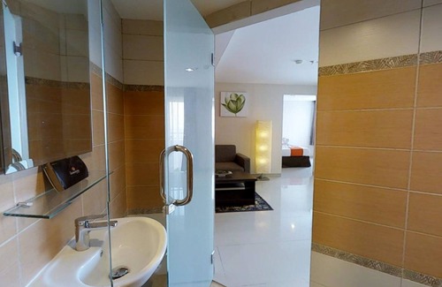 Jelambar Hotel | The Gloria Suites Jakarta
