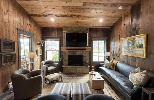 Cotter Cabina | The Gnat, Cotter AR: Trout fishing capital USA