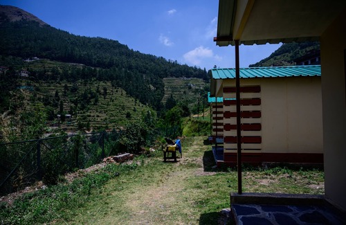 Naina Range Alquiler De RV | The Goat Village Escape