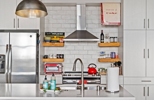 Fifth Ward Apartamento | "The Goatel" apt w/ free parking & workout rm